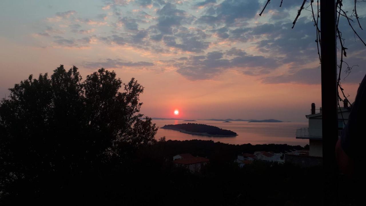 Seaview Apartment Marinov - Bilo, Primošten Buitenkant foto